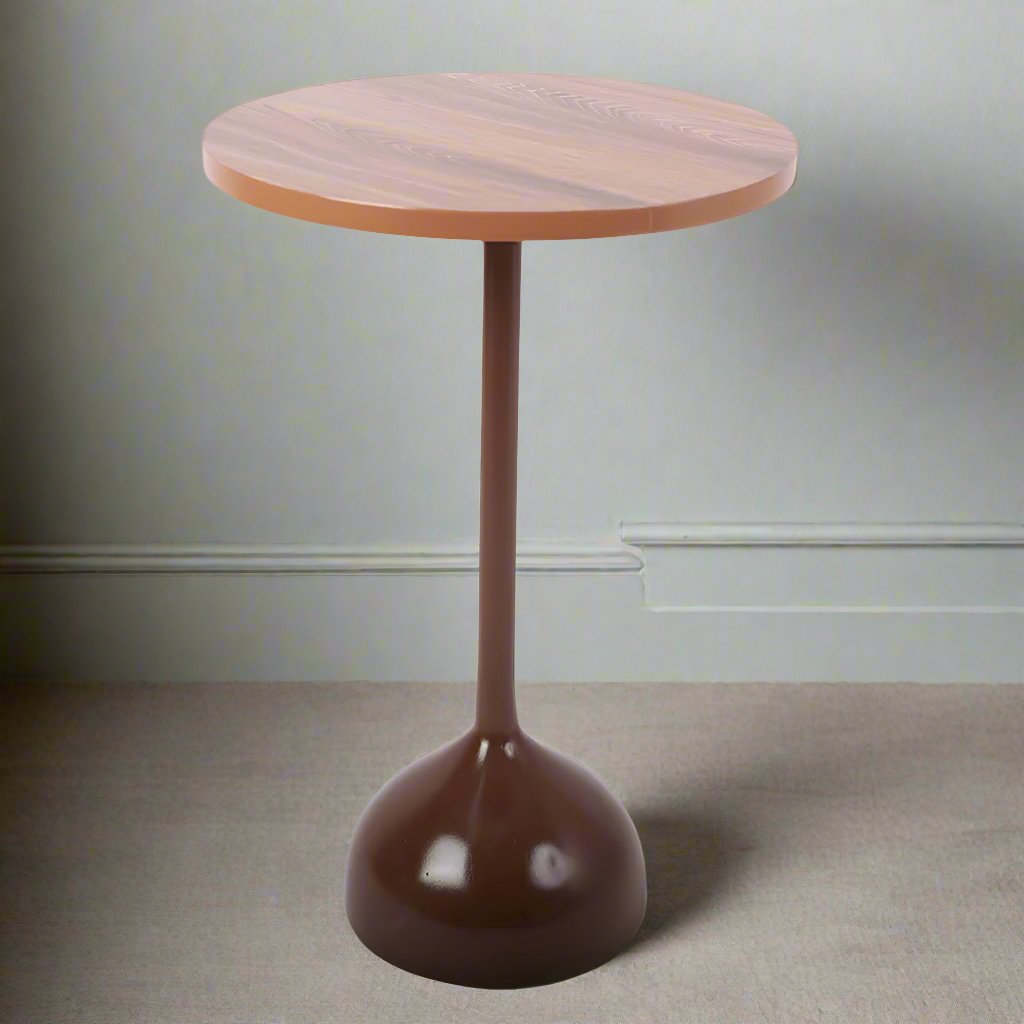 طاولة جانبية