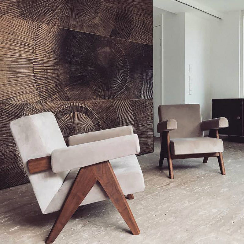 كرسي بذراعين