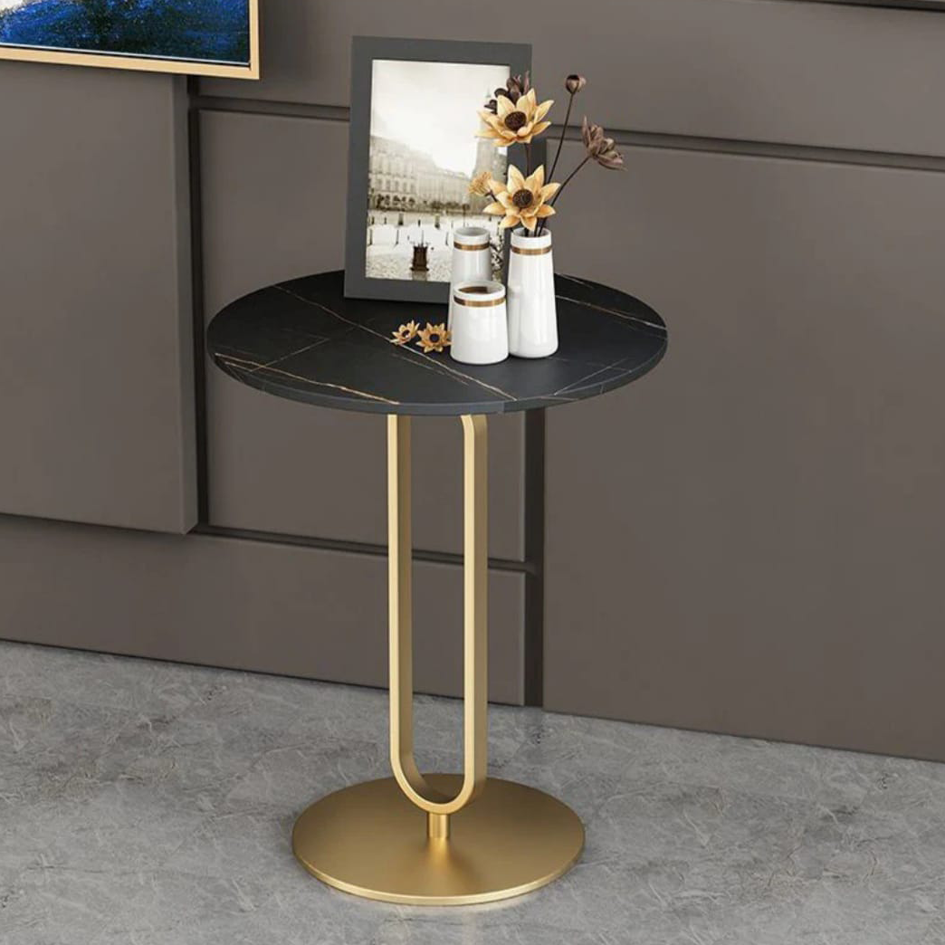 طاولة جانبية