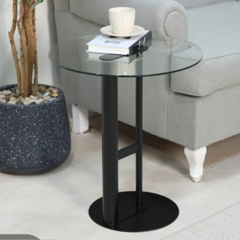 طاولة جانبية