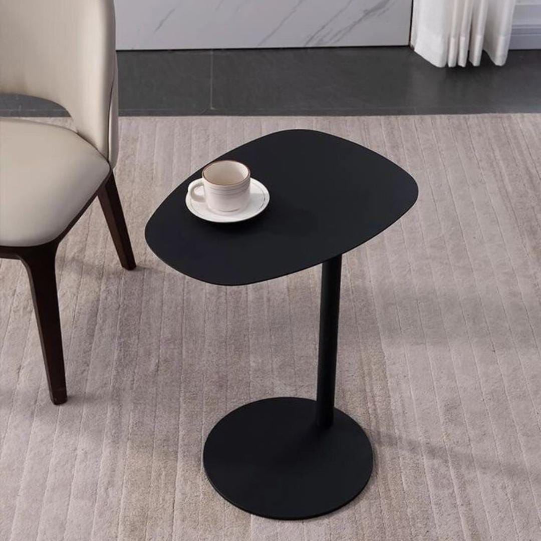 طاولة جانبية