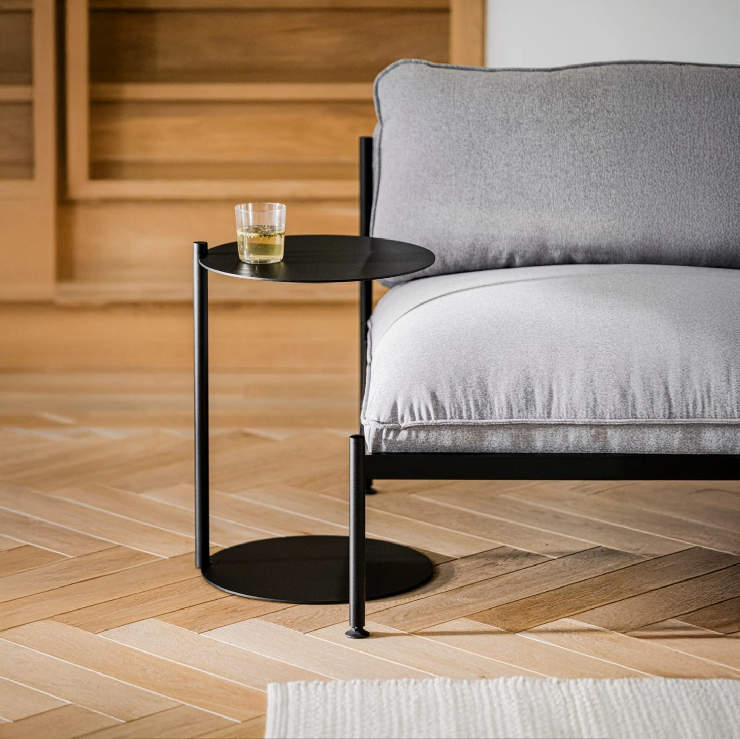 طاولة جانبية