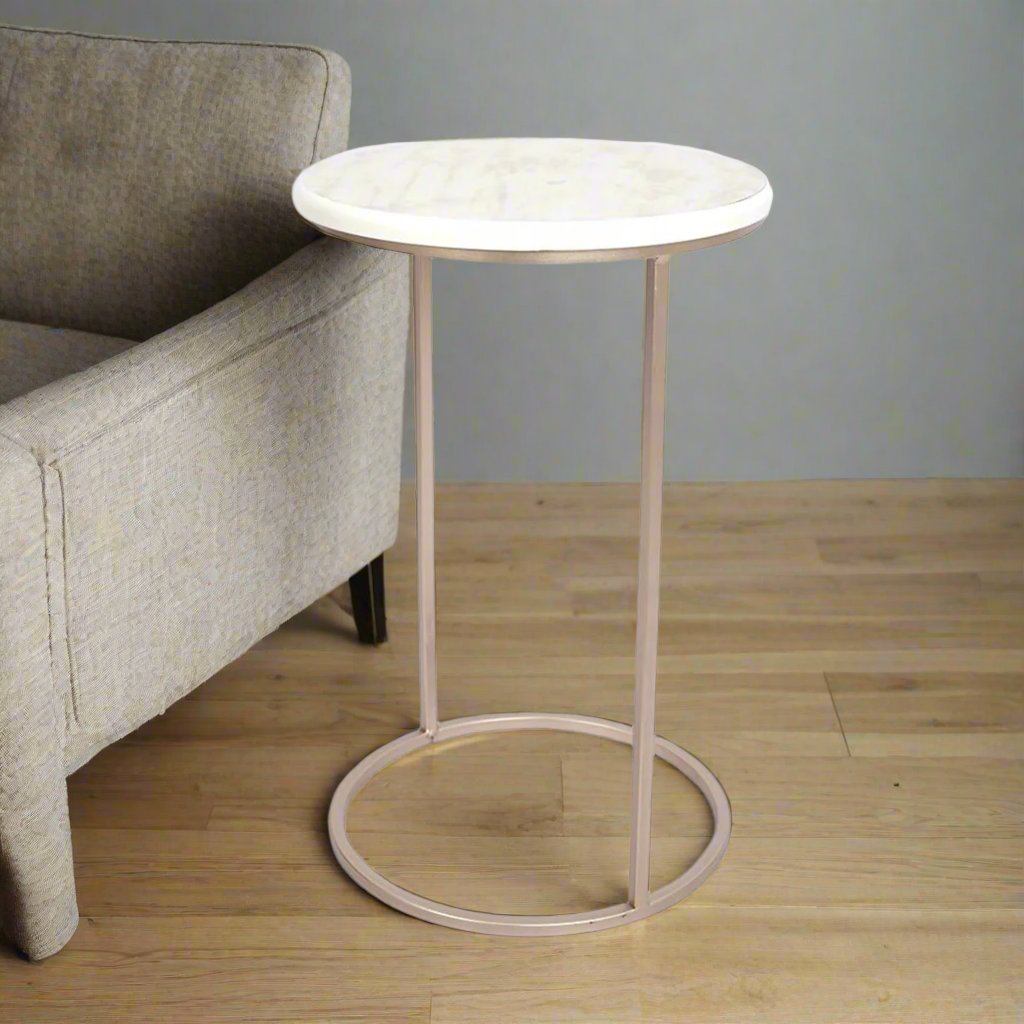 طاولة جانبية