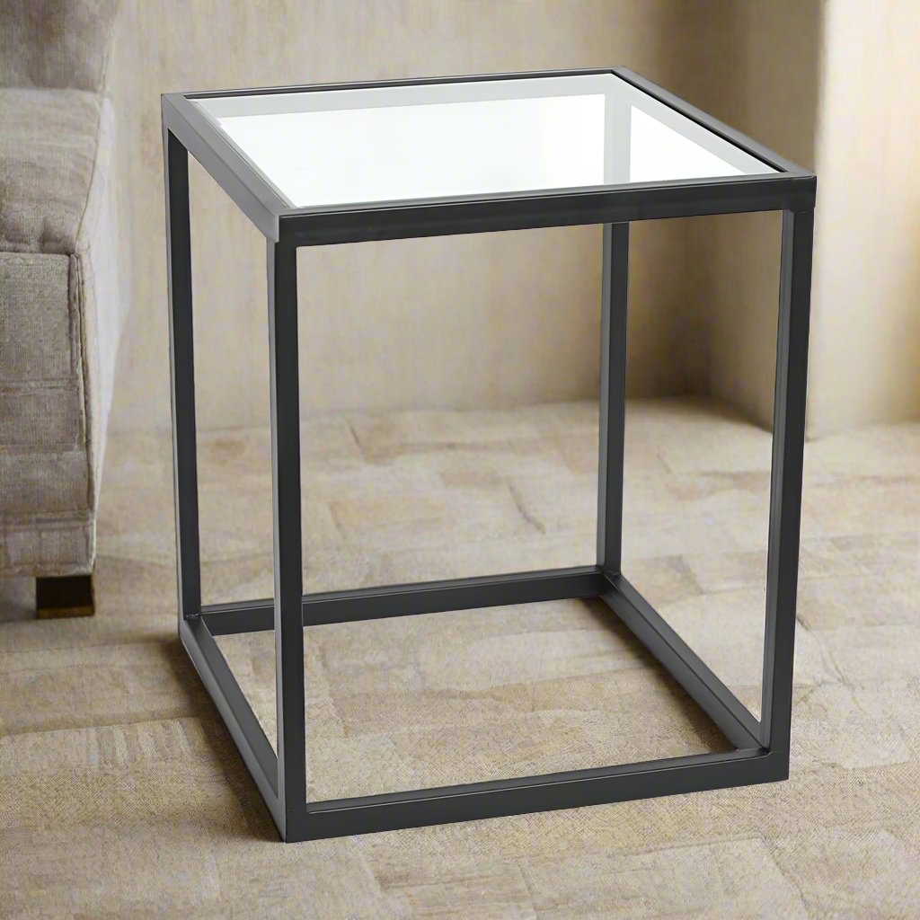 طاولة جانبية