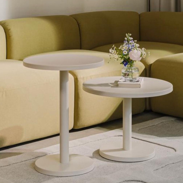 طاولة جانبية