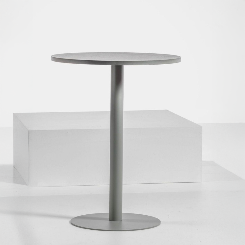 طاولة جانبية