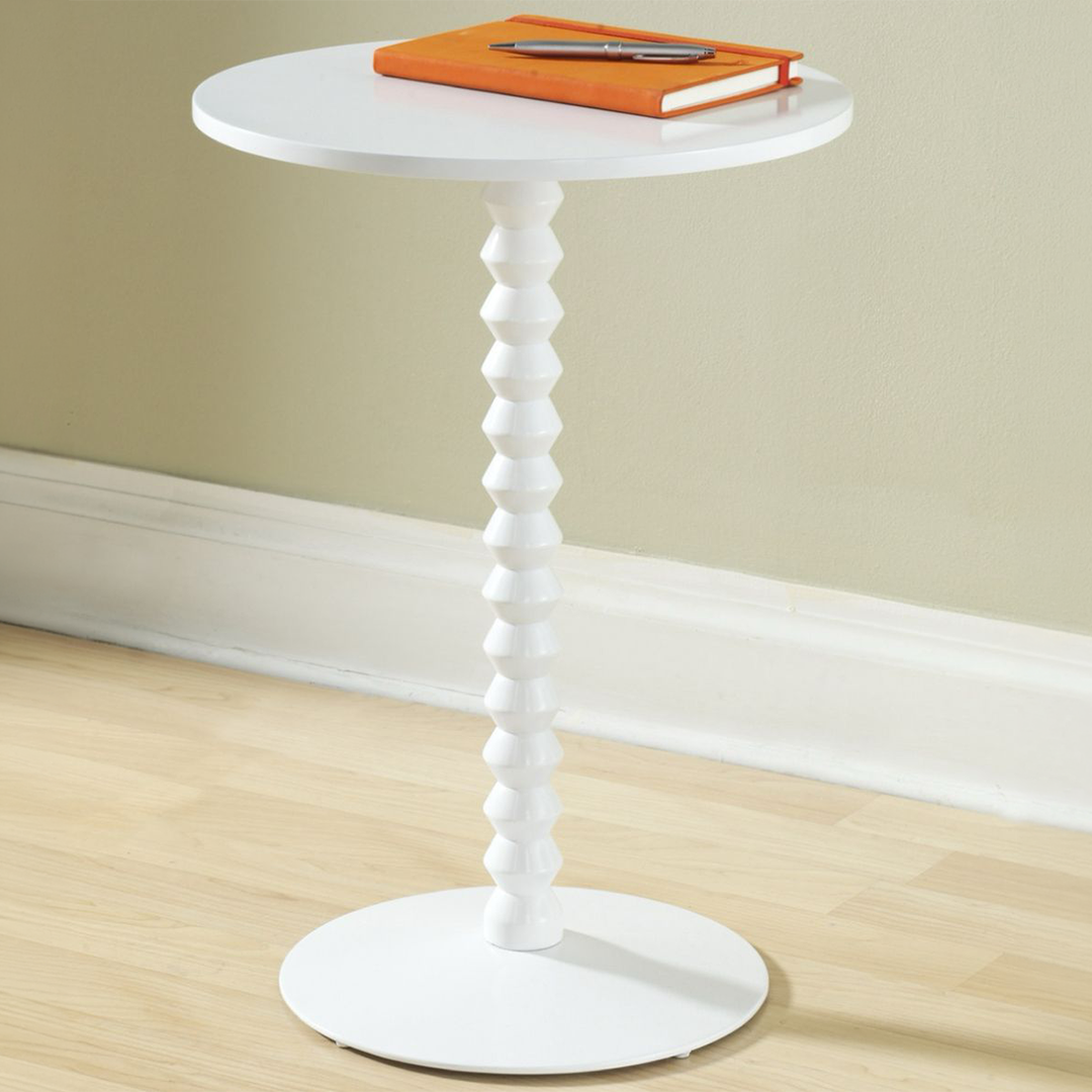 طاولة جانبية