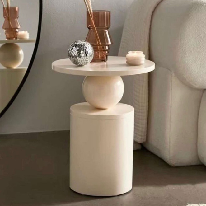 طاولة جانبية