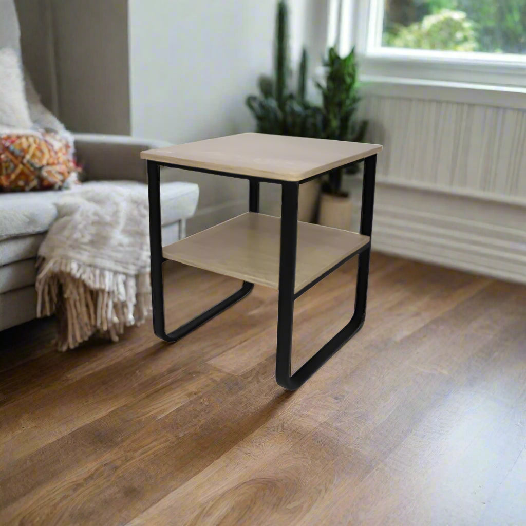 طاولة جانبية