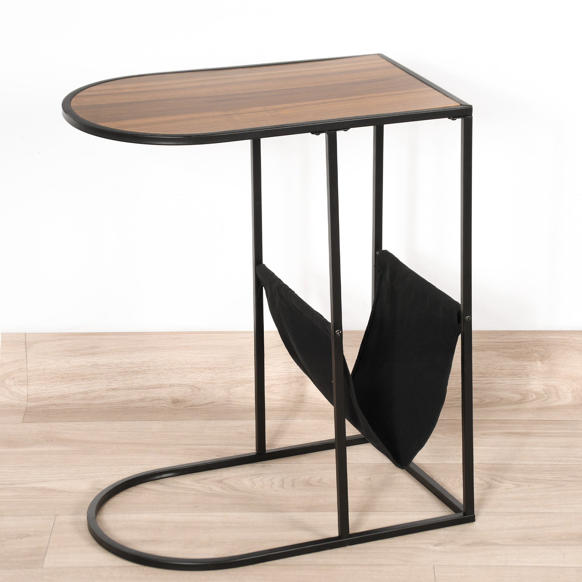 طاولة جانبية