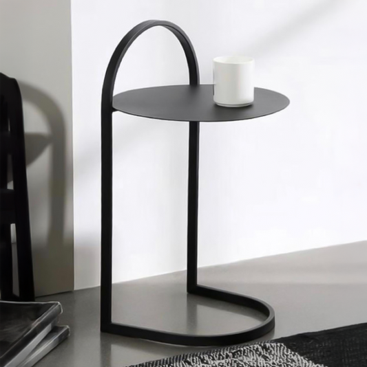 طاولة جانبية