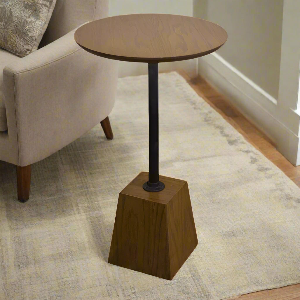 طاولة جانبية