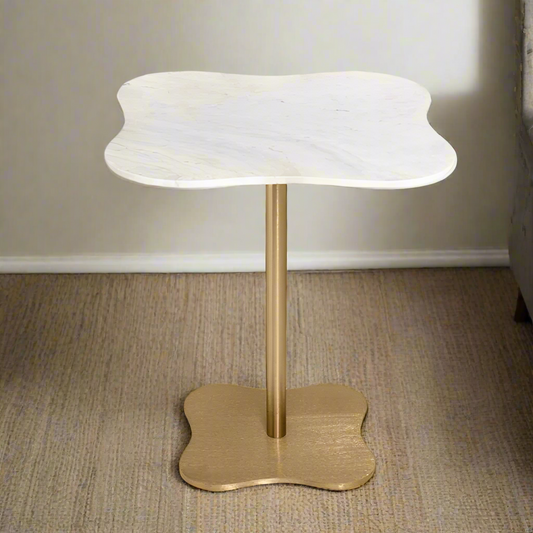 طاولة جانبية