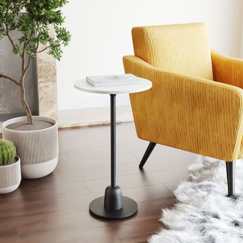 طاولة جانبية