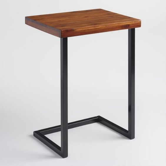 طاولة جانبية