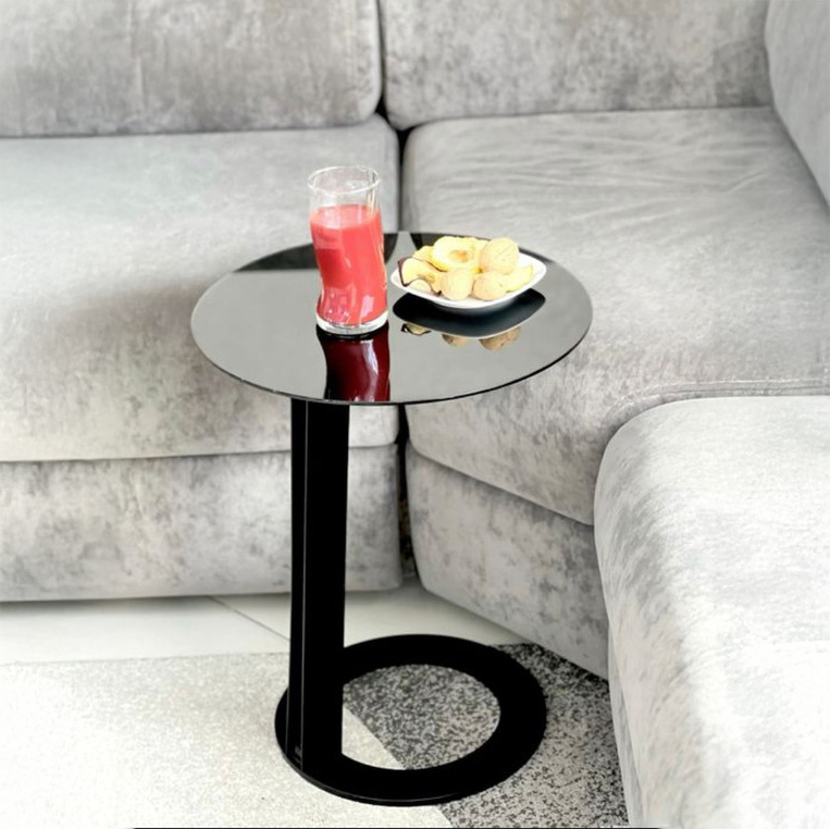 طاولة جانبية