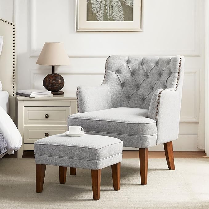 كرسي بذراعين