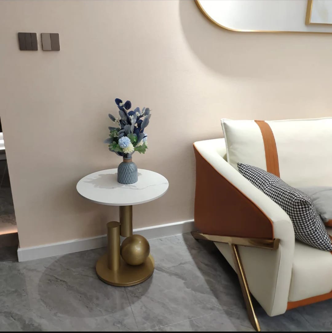 طاولة جانبية