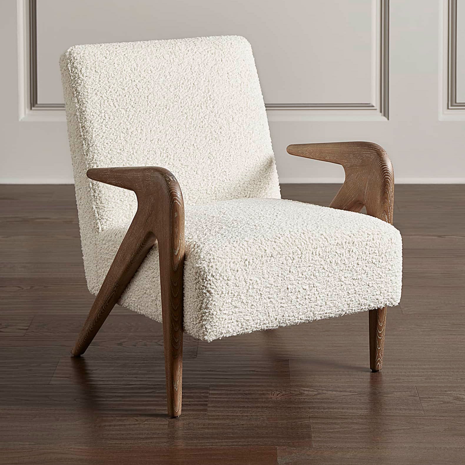 كرسي بذراعين