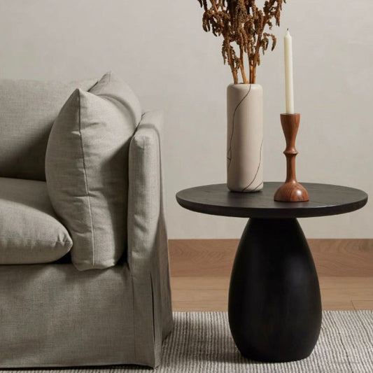 طاولة جانبية