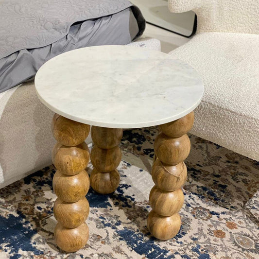 طاولة جانبية