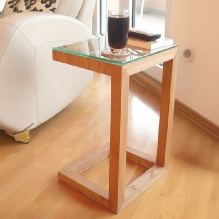 طاولة جانبية