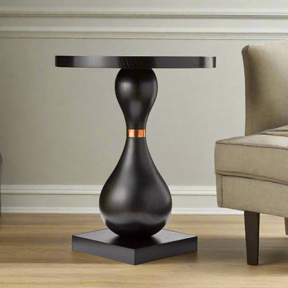 طاولة جانبية