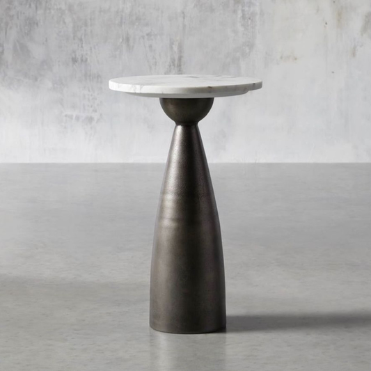 طاولة جانبية