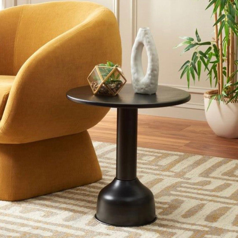 طاولة جانبية