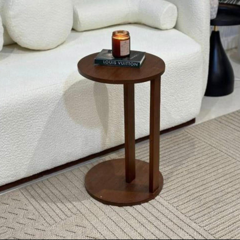 طاولة جانبية