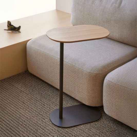 طاولة جانبية