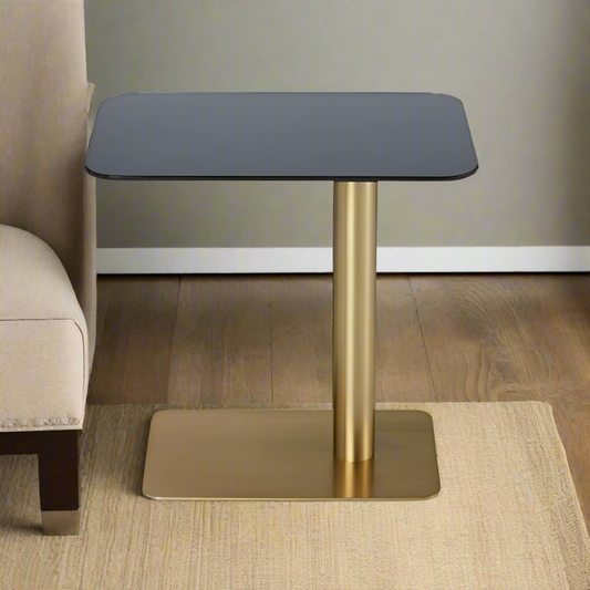 طاولة جانبية