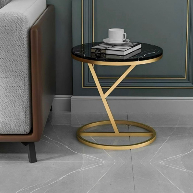 طاولة جانبية