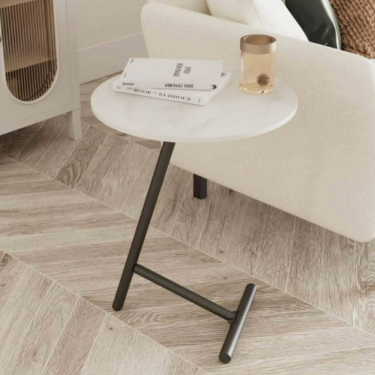 طاولة جانبية