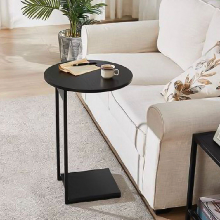 طاولة جانبية